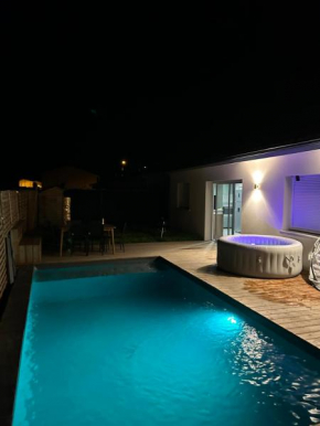 Aux portes de bordeaux Maison cocooning avec Piscine